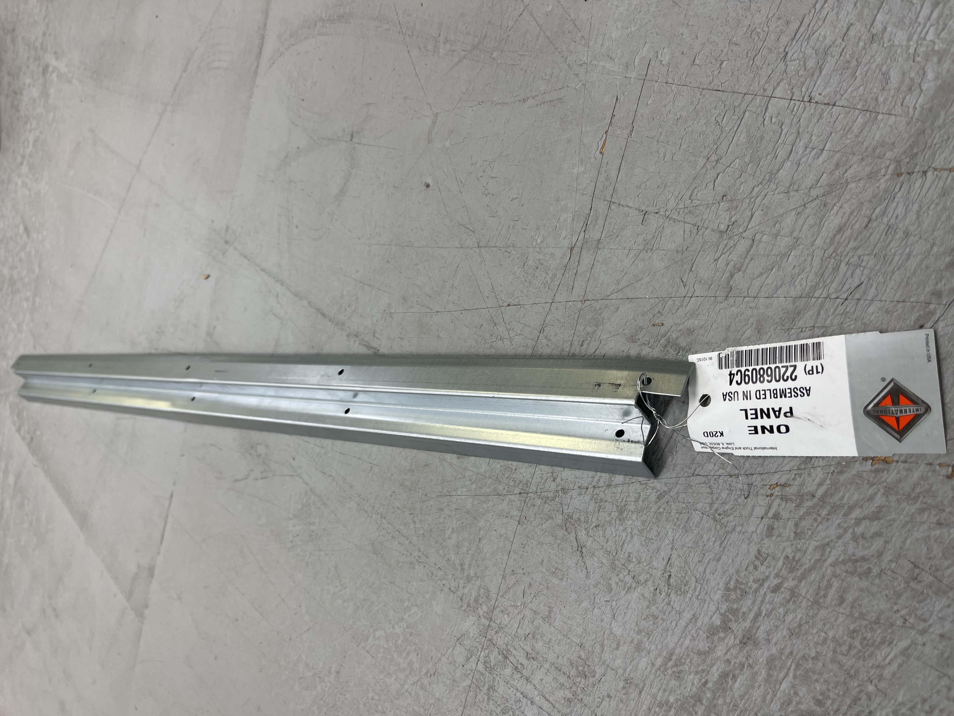 TRIM REAR DOOR THRESHOLD LWR