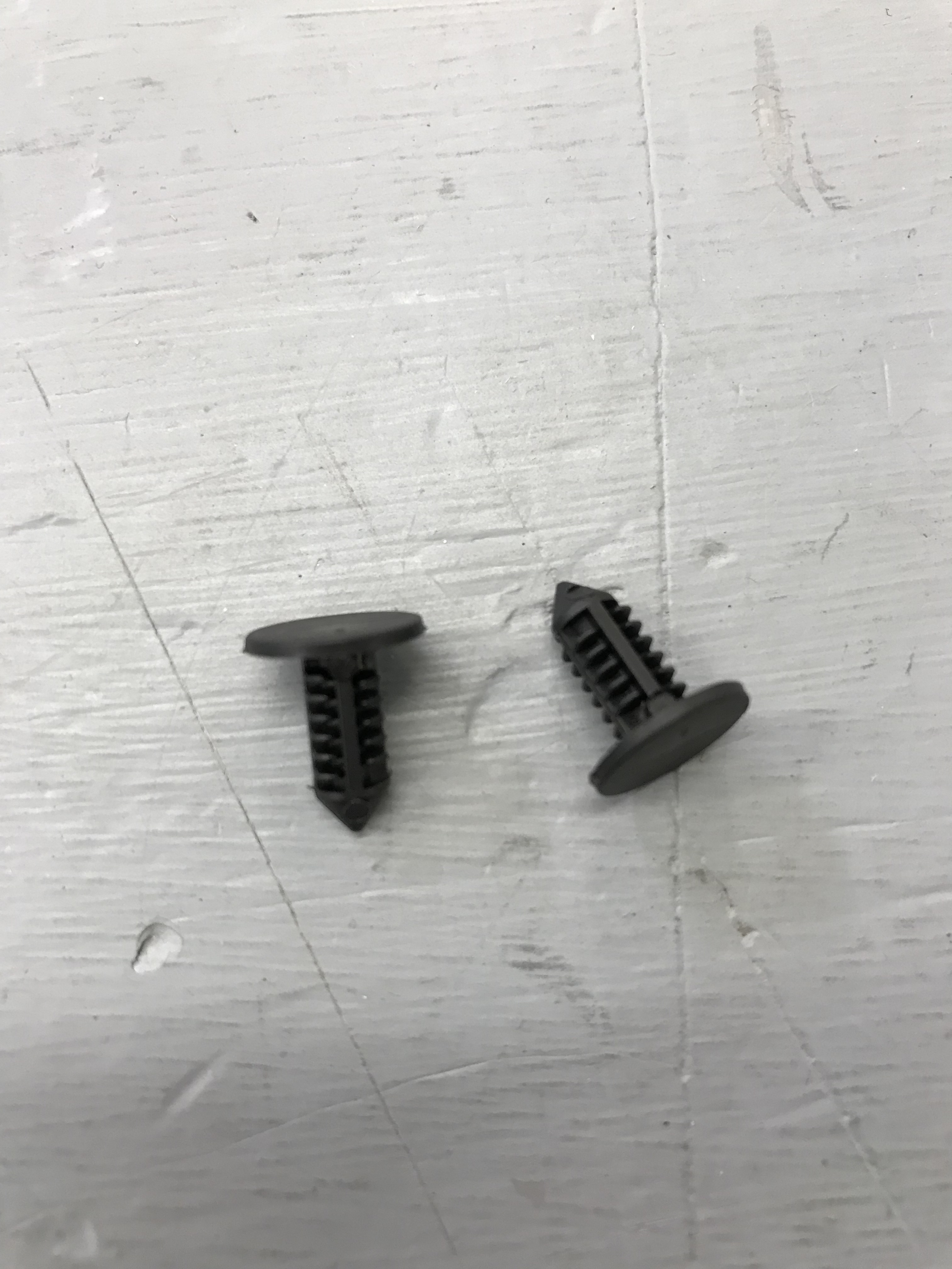 FASTENER UCRA SEAT COVER