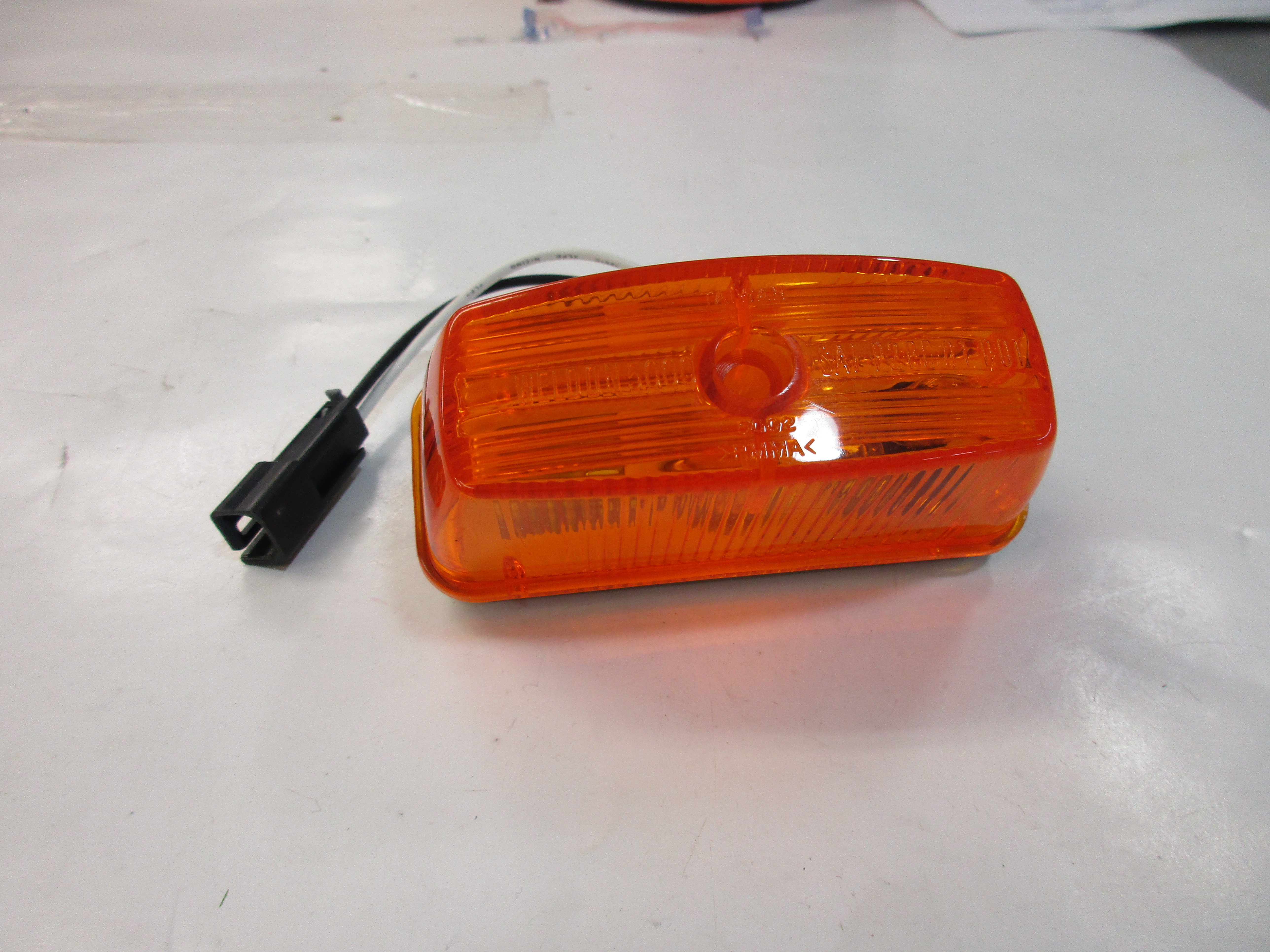 LIGHT CLEARANCE AMBER-WELDON