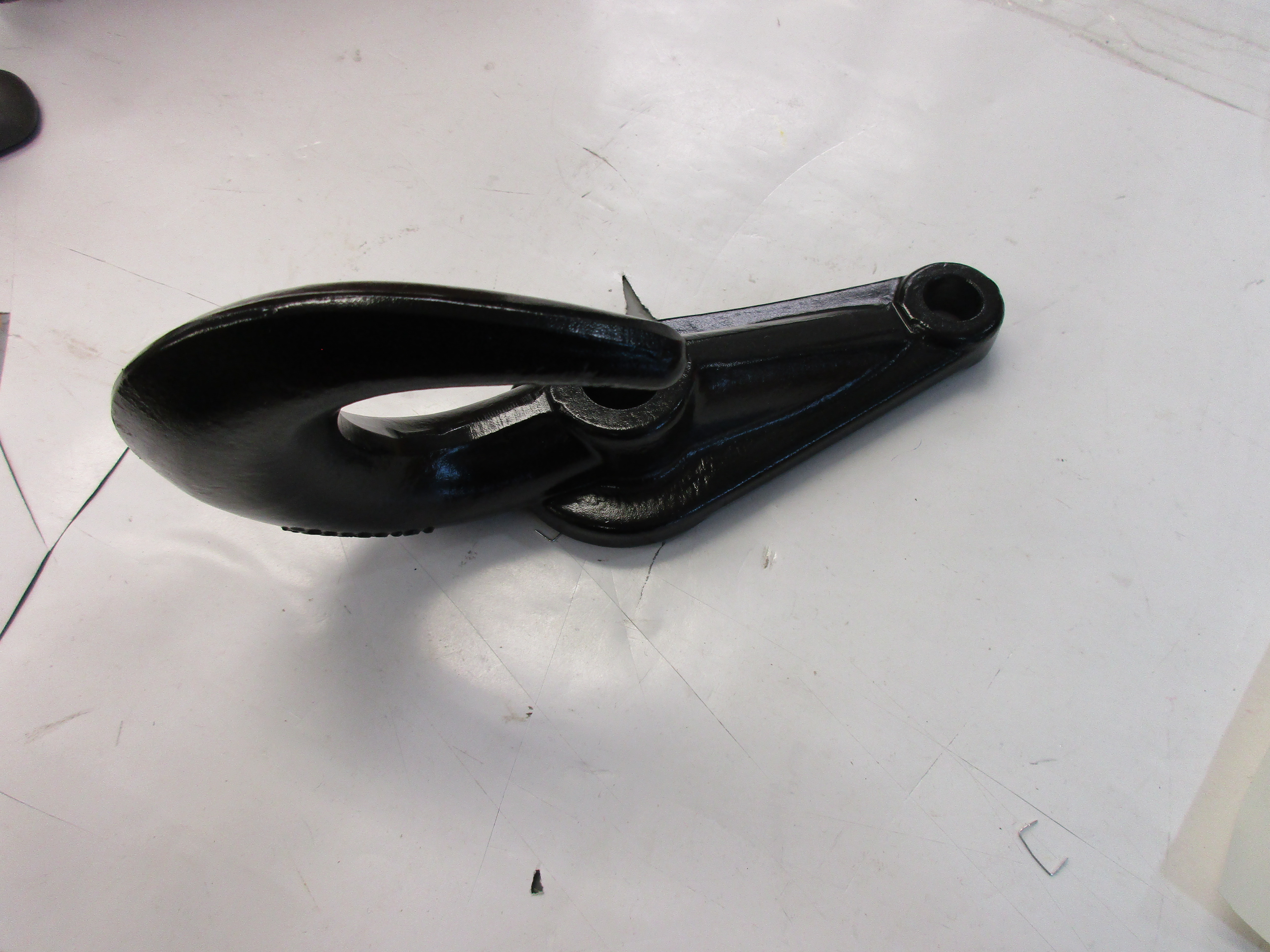 HOOK TOW LEFT 13 500 LB.