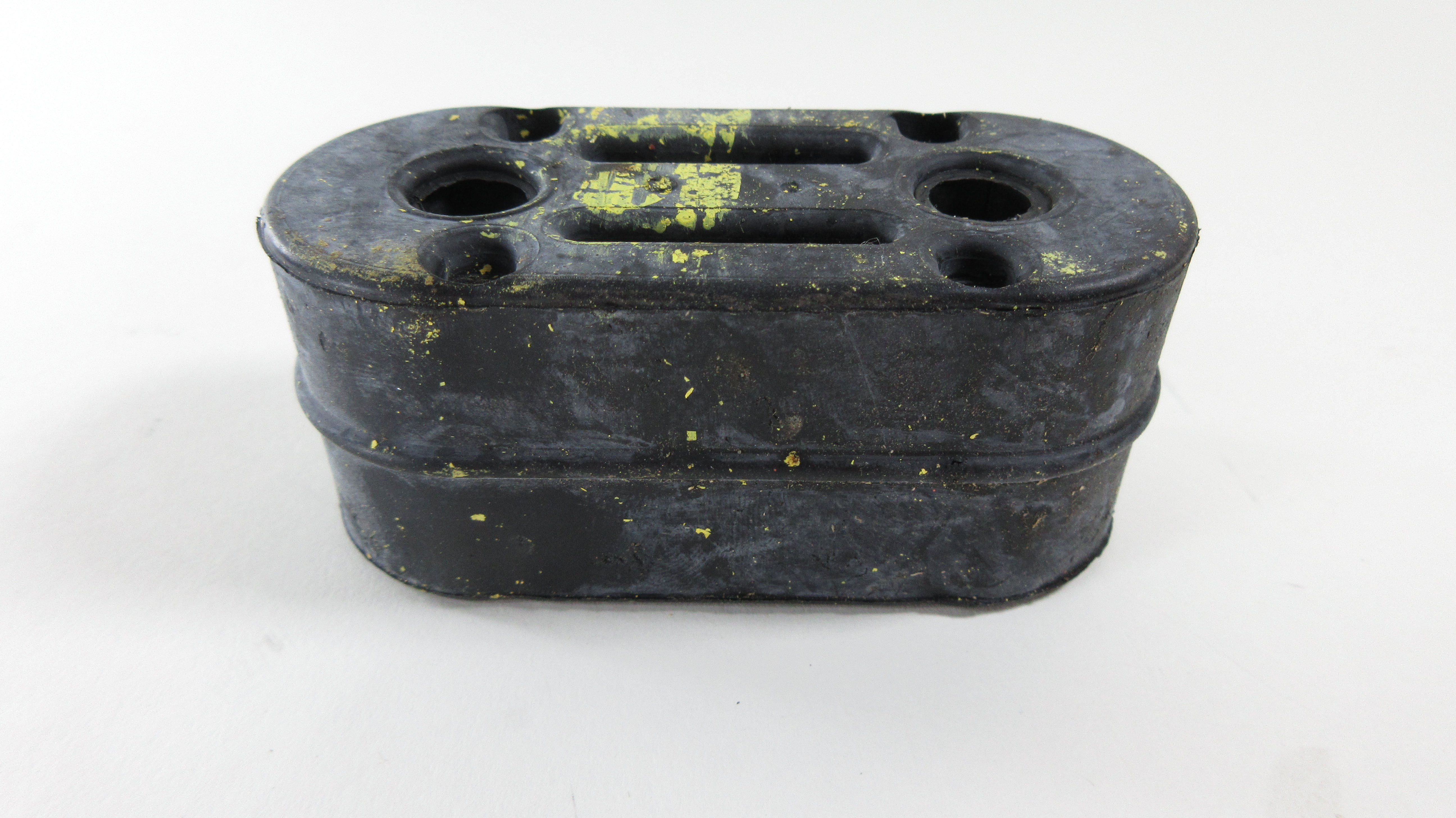 BUSHING HANGER ISOLATER