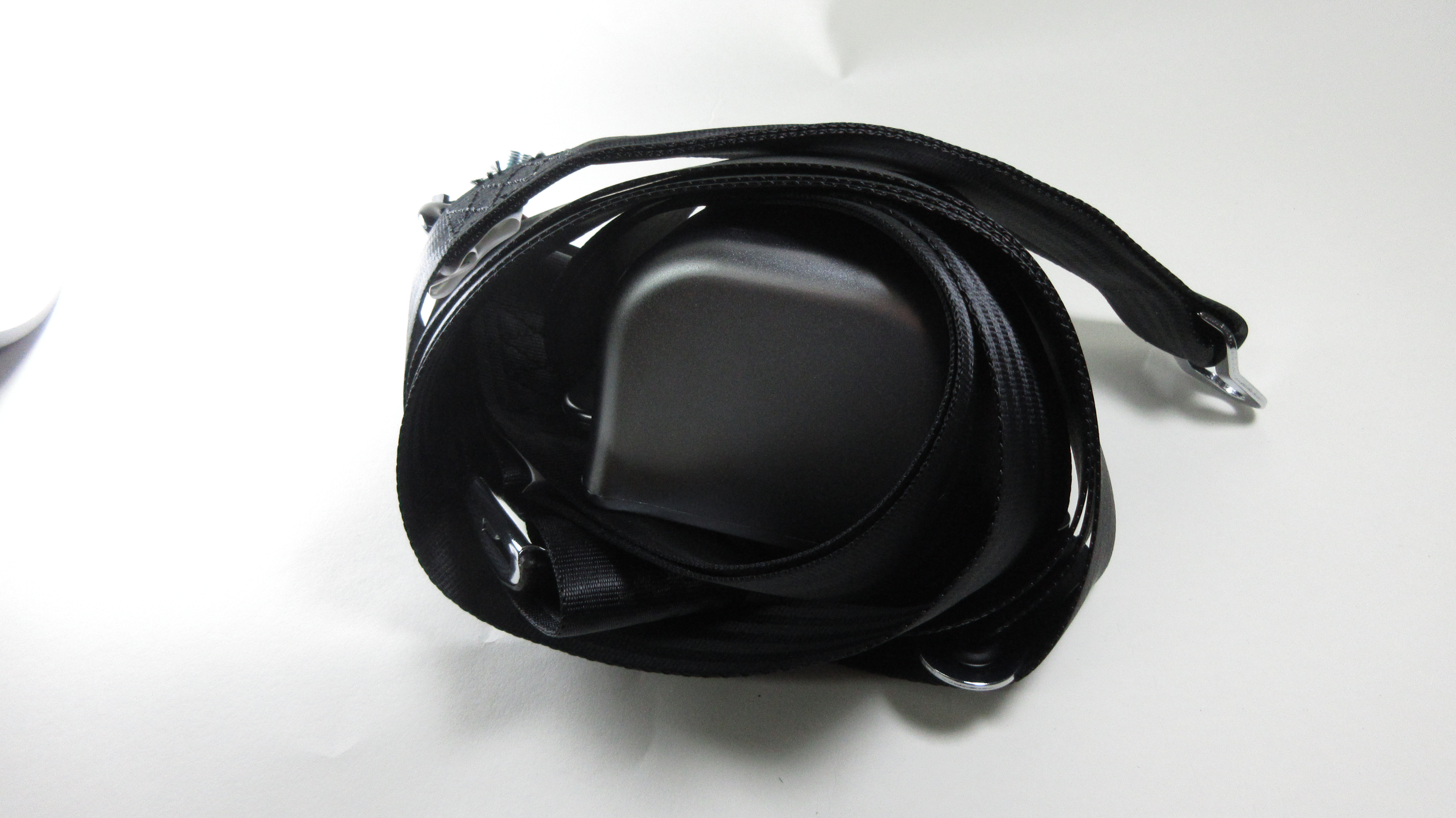 BELT SHOULDER RETRACTOR