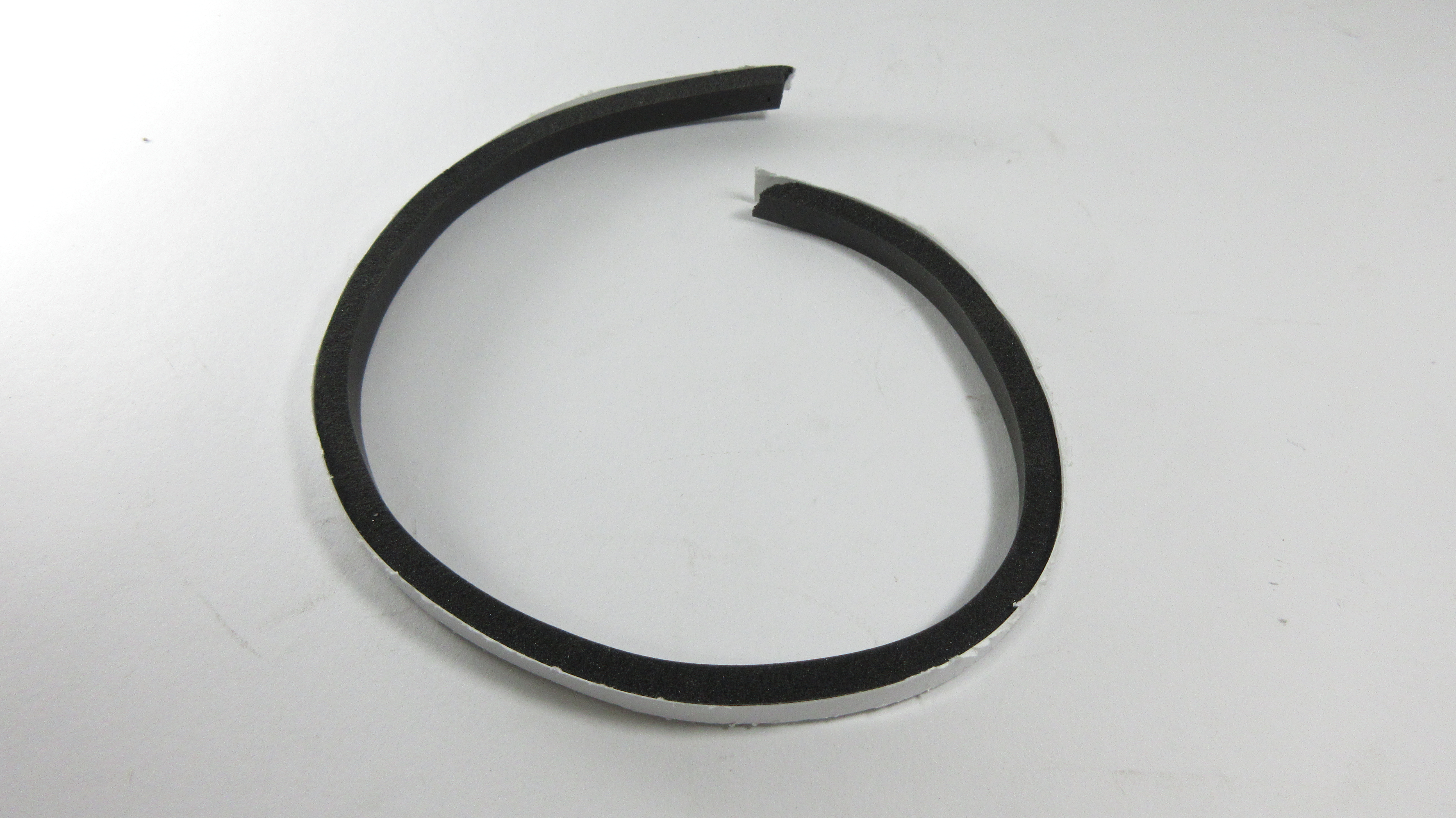 SEAL , FOAM VERTICAL SEAL LATC