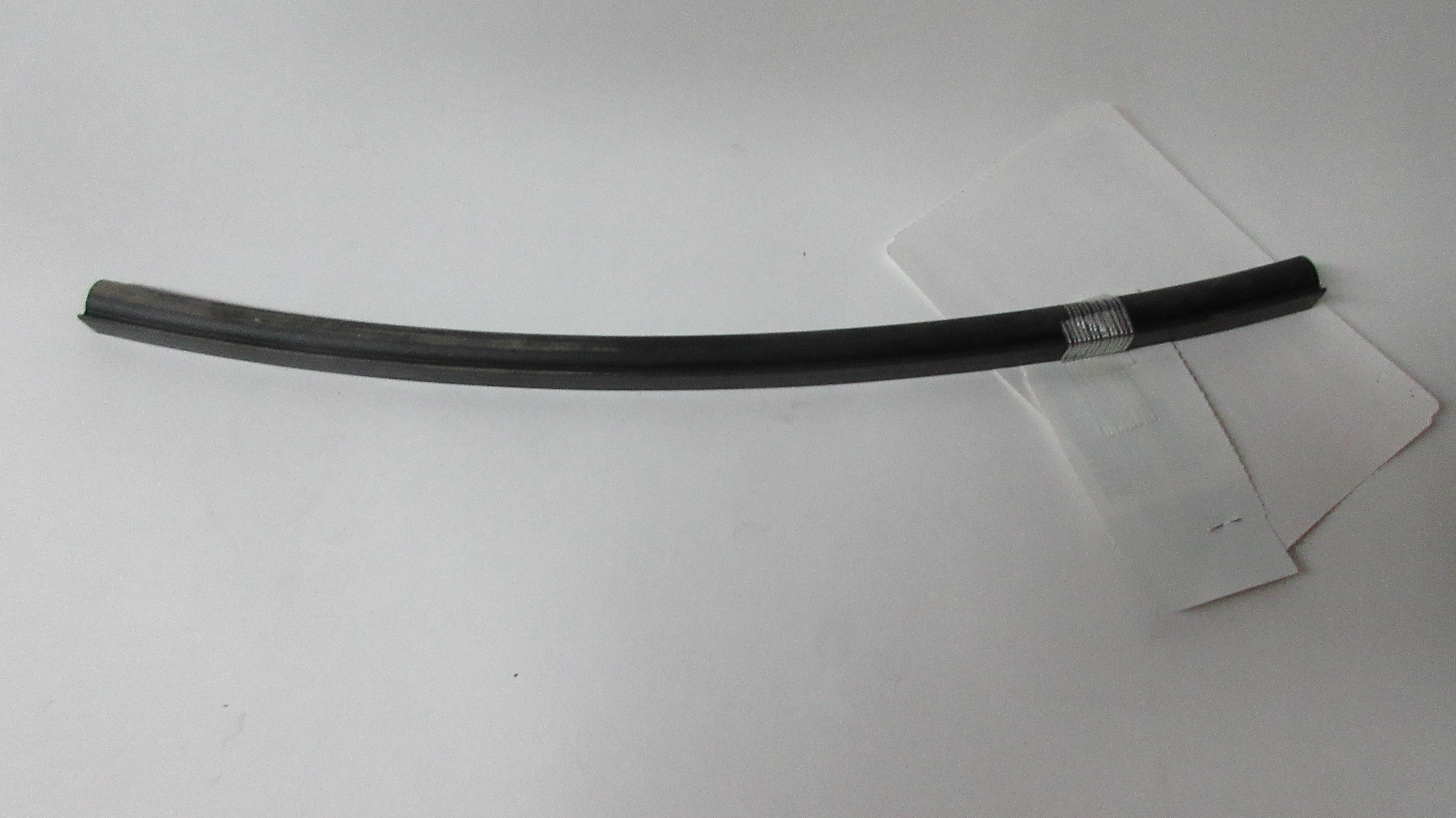 SEAL , ENTRANCE DOOR LOWER