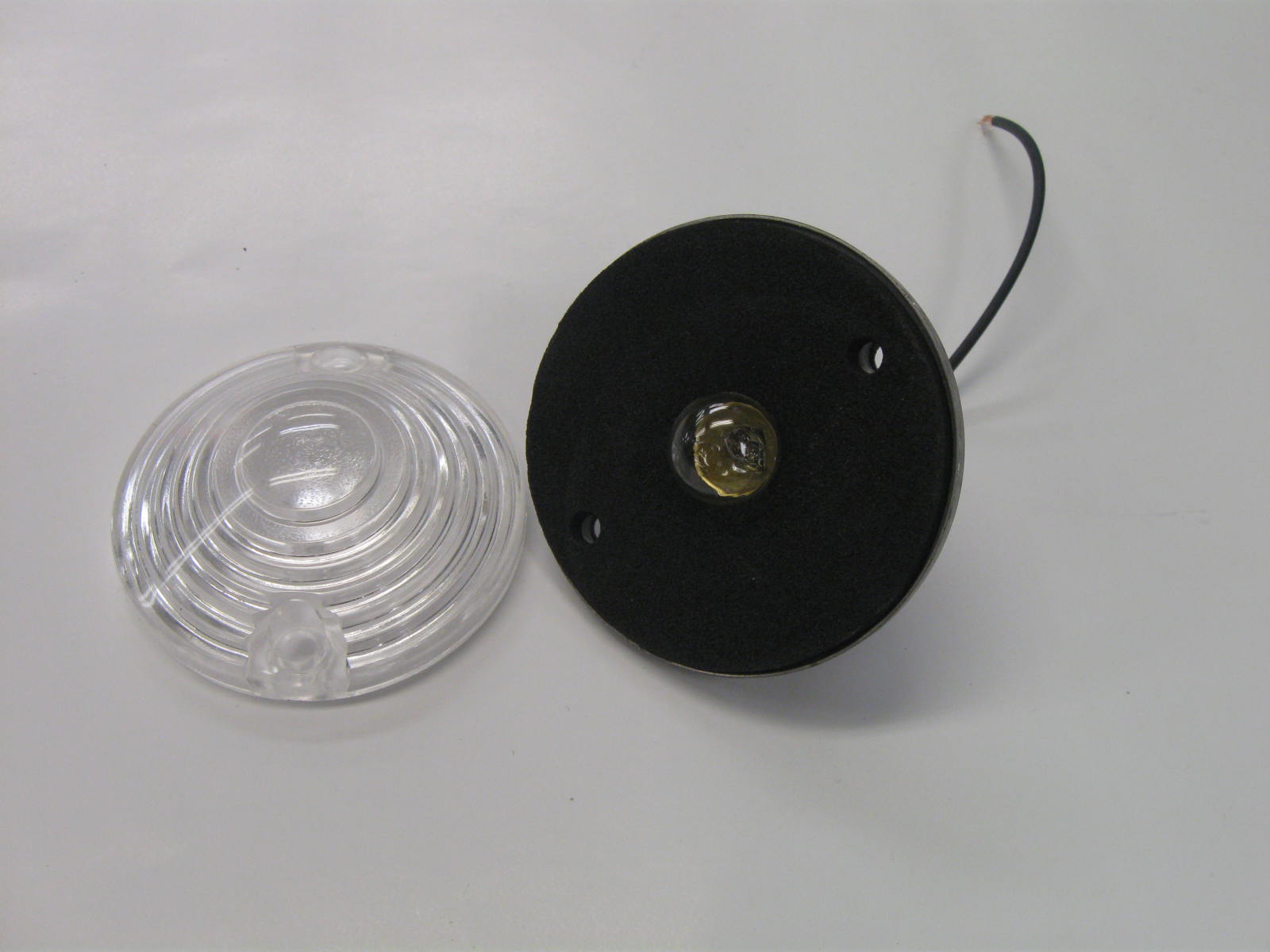 LIGHT,STEPWELL,THOMAS/CORBEIL