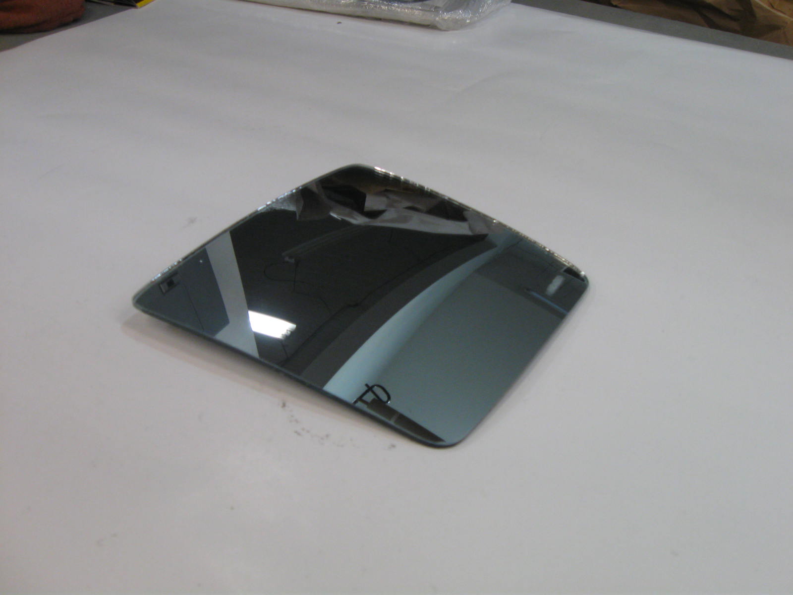 MIRROR,GLASS,CONVEX,RH,HTD,IC